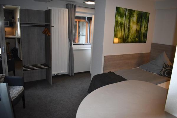 Hotel Neue Stuben Вольфсбург Экстерьер фото